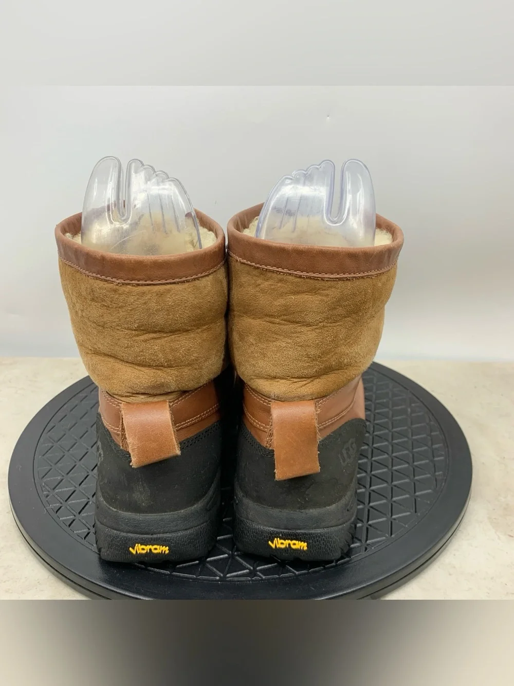 UGG Hilgard Boots Men Size 11 Shoes 3017 Brown Black Leather Suede Fur Lined